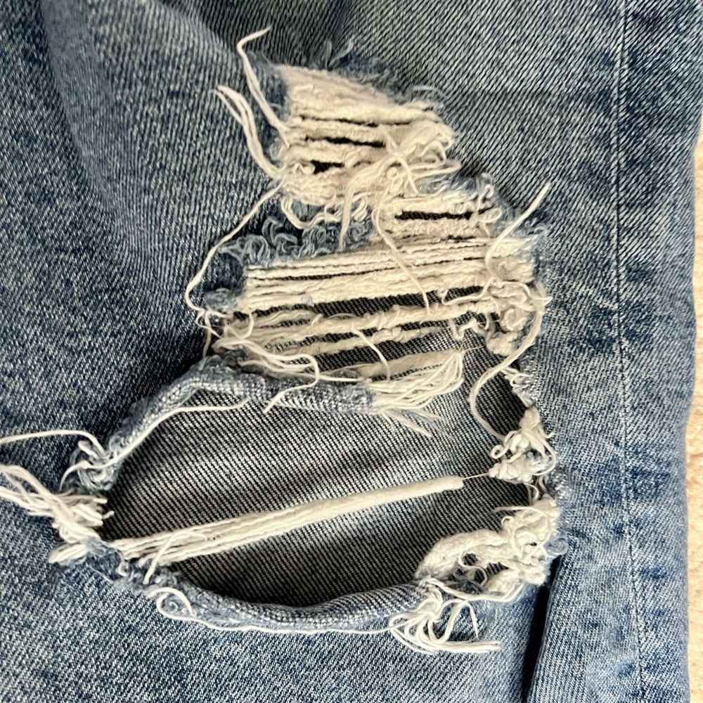 Agolde Riley Distressed Jeans - Picture 5 of 8
